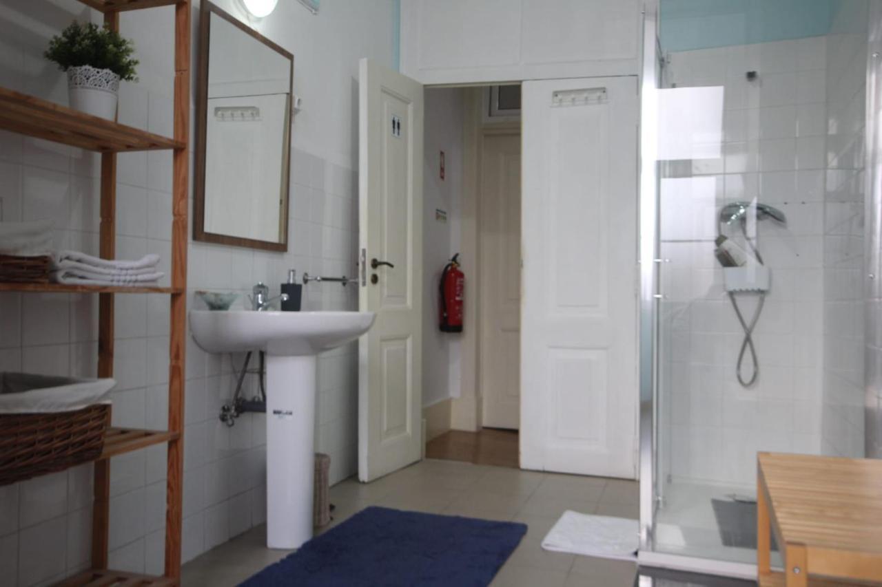Romantic Chiado 7 -Private Small Single Room With No Outside Window Lisboa Εξωτερικό φωτογραφία